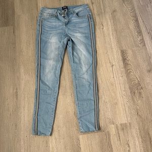 Iris light blue stretchy jeans